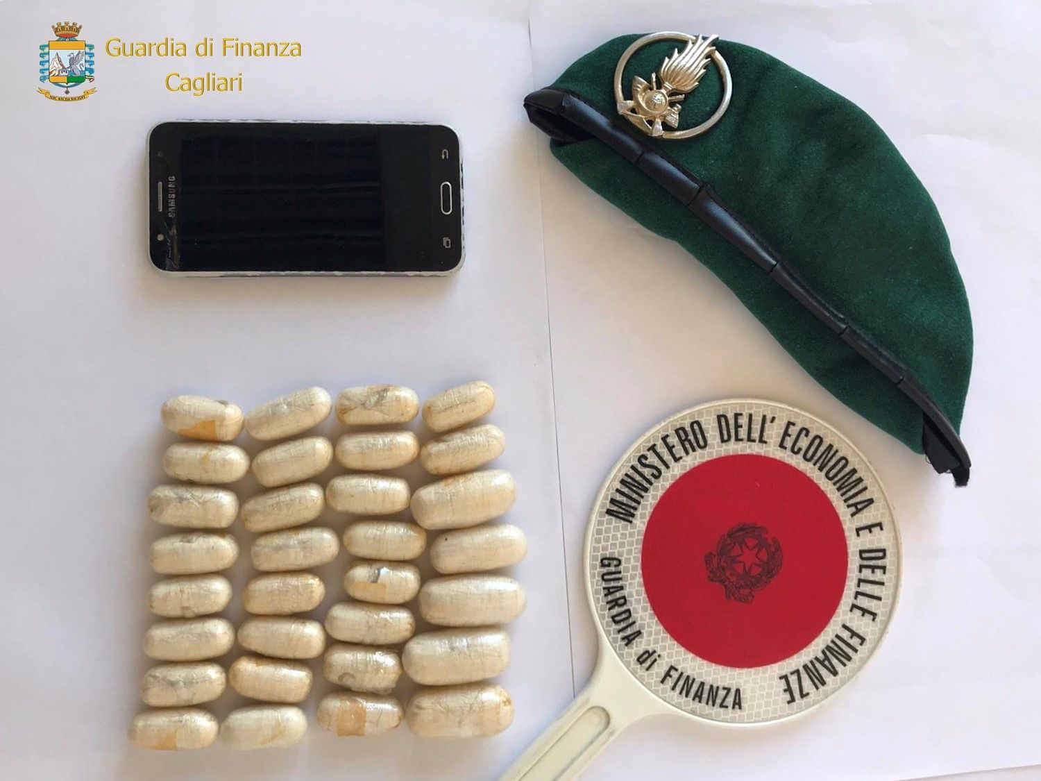 Cagliari, in aeroporto con 31 ovuli di eroina nello stomaco: in manette corriere afghano