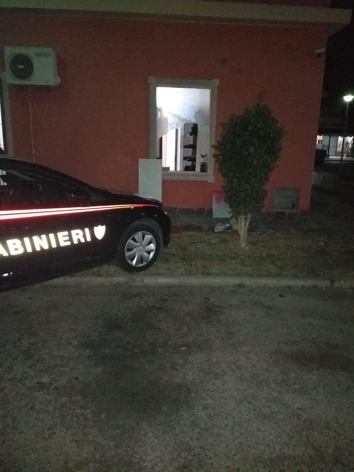 Quartu, sorpreso nella notte a rubare nel salone di una parrucchiera: bottino 7 euro