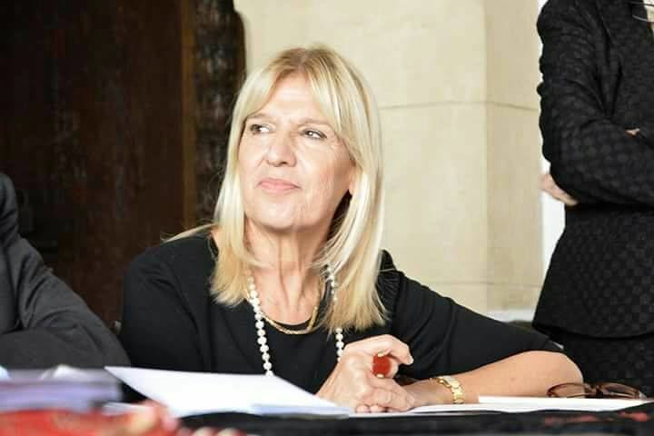 Cagliari, “no al reddito di maternità: le donne devono partecipare alla vita lavorativa, sociale e civile”