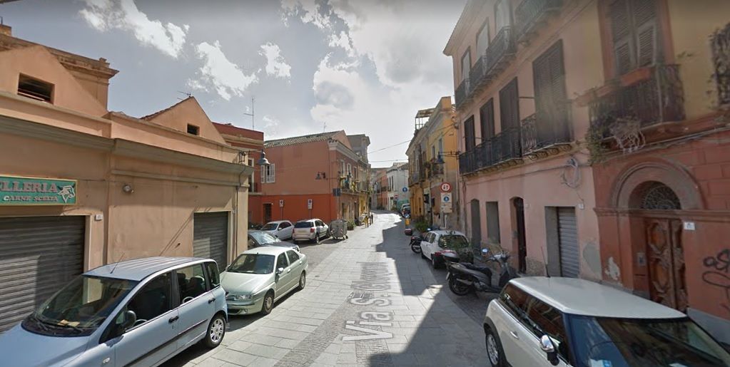 Bazar della droga in casa a Cagliari, arrestati marito e moglie pusher