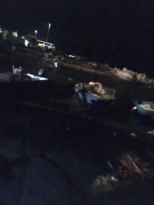Sant’Elia, paura tra i pescatori per il maltempo: i vigili del fuoco mettono in sicurezza le barche