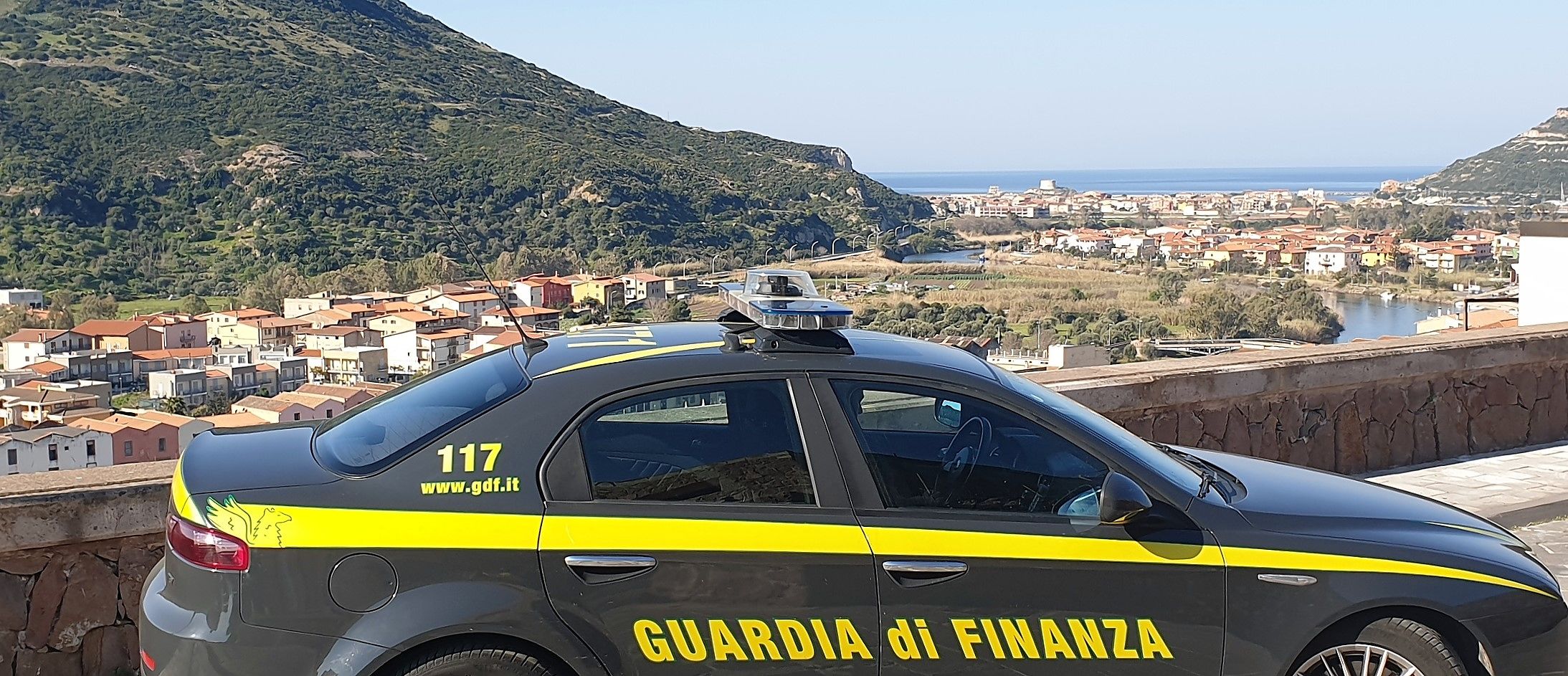 Bosa, in vacanza con la fidanzata grazie ai permessi concessi per l’assistenza ai disabili