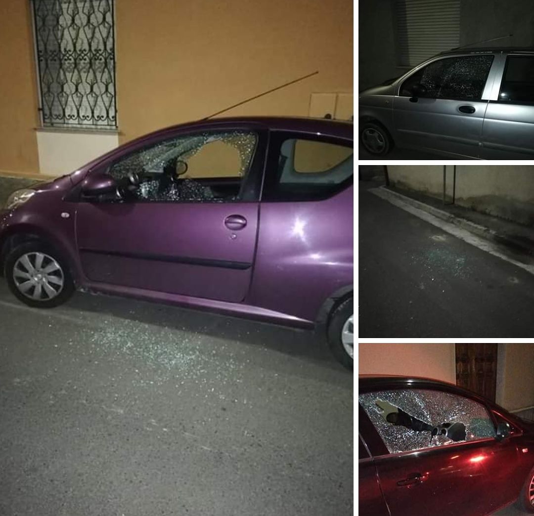 Vandali scatenati a Monserrato, nuova “strage” di vetri di auto in pieno centro