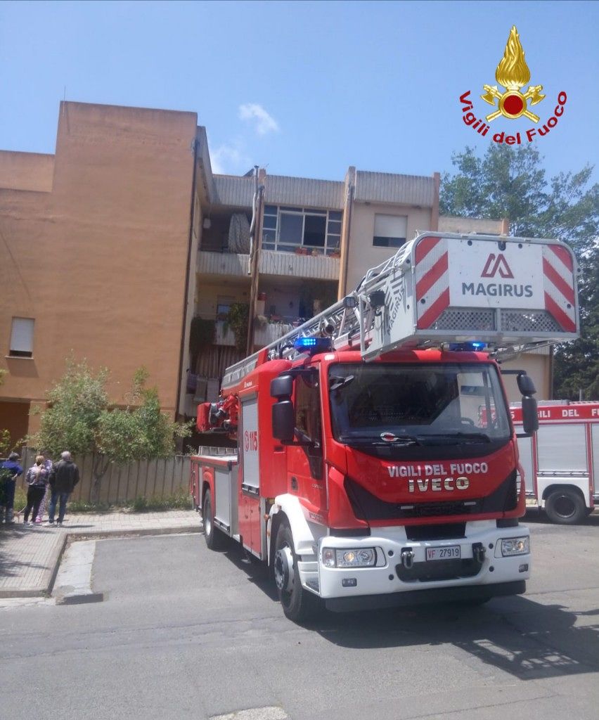 Sinnai, fiamme dentro un appartamento: sviene una persona intossicata