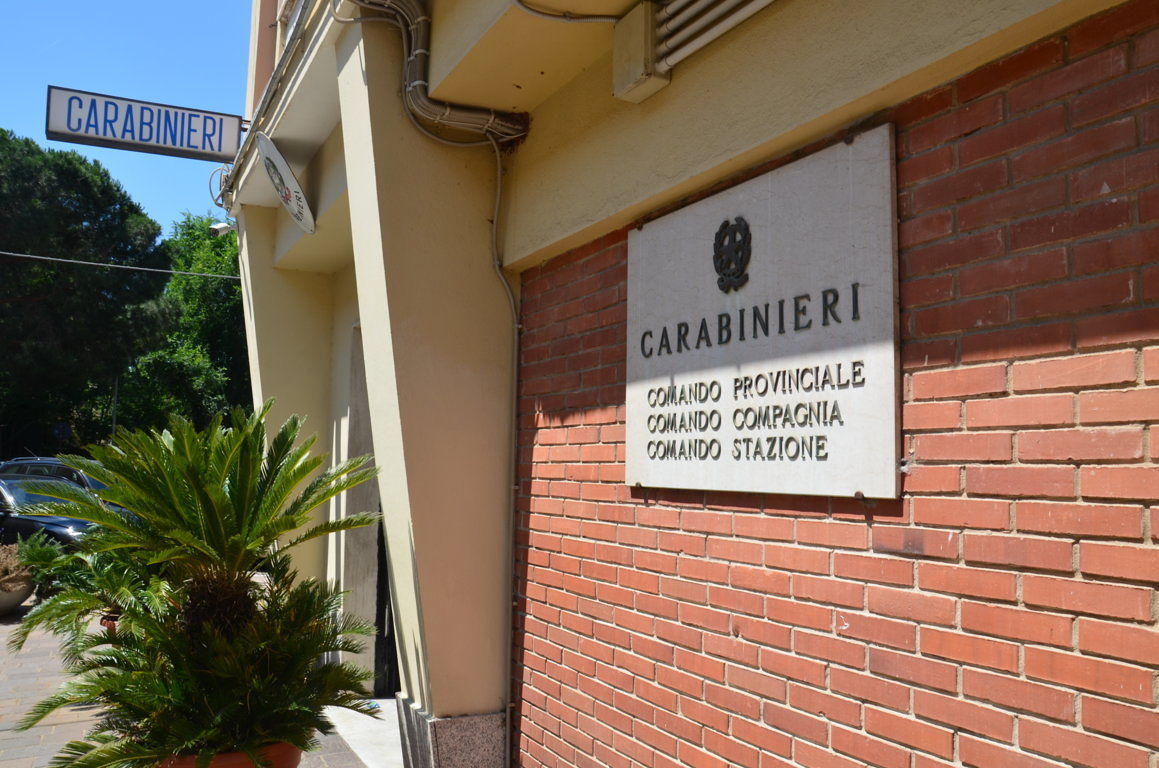 Sorpresa vicino alla scuola con marijuana: nei guai studentessa a Nuoro