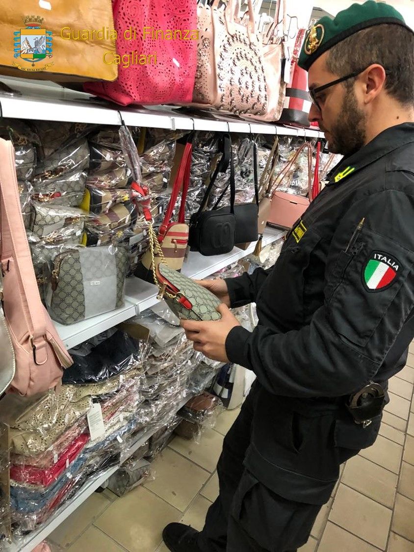 Marchi contraffatti e prodotti non sicuri: 15mila articoli sotto sequestro nel cagliaritano