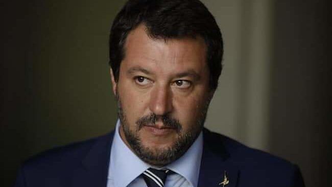 Raffica di arresti a Cagliari per favoreggiamento dell’immigrazione clandestina, Salvini: “La pacchia è finita”