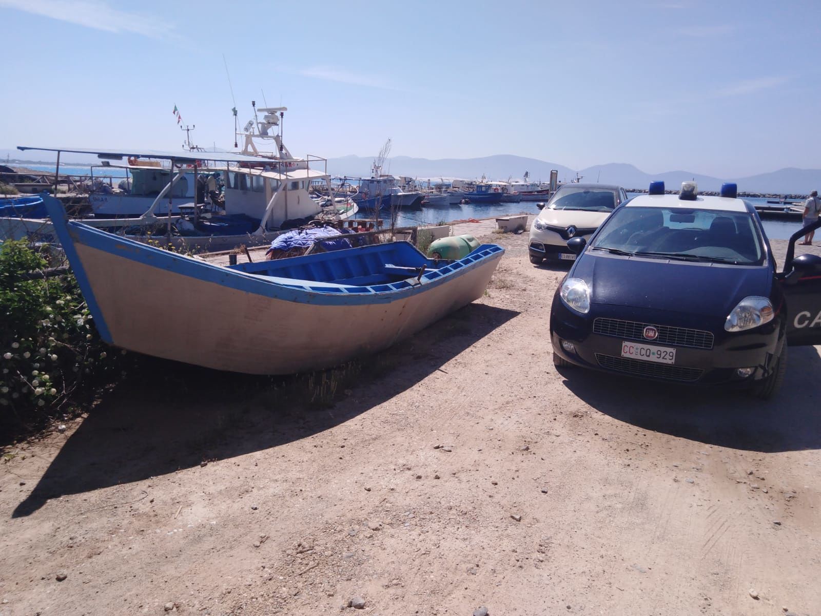 Nuovi sbarchi di migranti, 12 algerini individuati dai carabinieri a Porto Pino