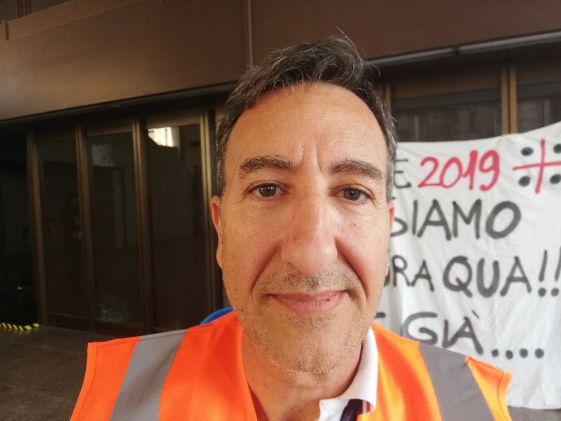 Marco di Assemini, portuale disperato: “I miei figli costretti a saltare anche la merenda”