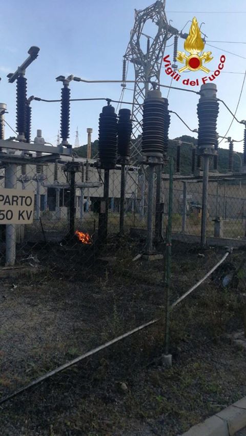 Sarroch, boato nella zona industriale: allarme incendio nello stabilimento Air Liquide