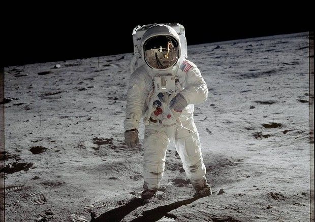 Celebrazione del cinquantesimo anniversario dello sbarco sulla Luna