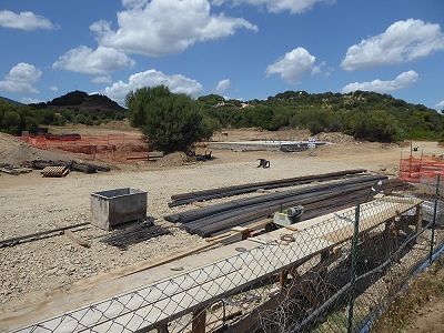 Cala Sinzias, la denuncia del Grig: “Cemento a due passi dal mare”