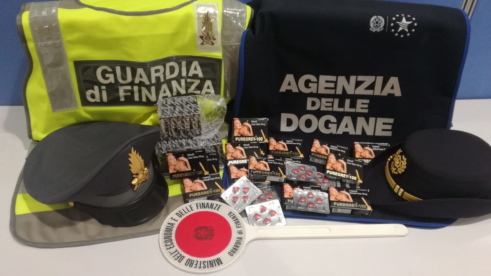 Sbarca all’aeroporto di Elmas con 240 pastiglie illegali di “Viagra”: denunciata una senegalese