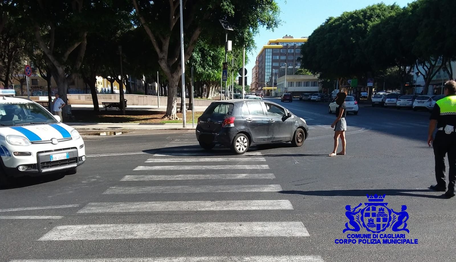 Cagliari, pedone investito sulle strisce in piazza Giovanni XXIII: è in ospedale
