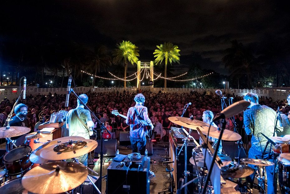 Gli Snarky Puppy domani sera in concerto a Fordongianus