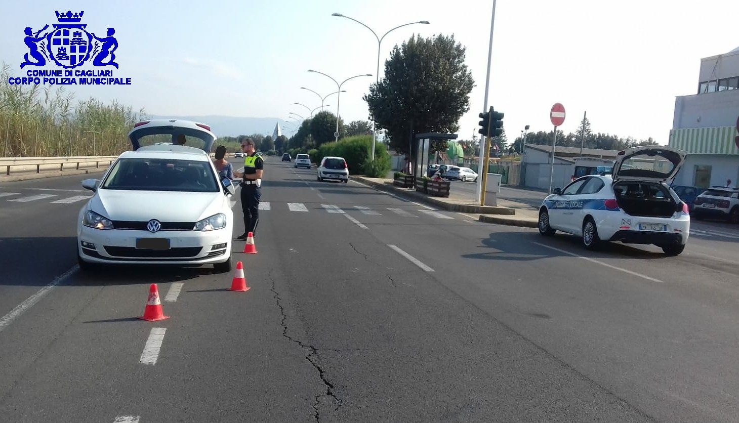 Cagliari, scontro tra auto e scooter in via Lungosaline: 66enne in ospedale