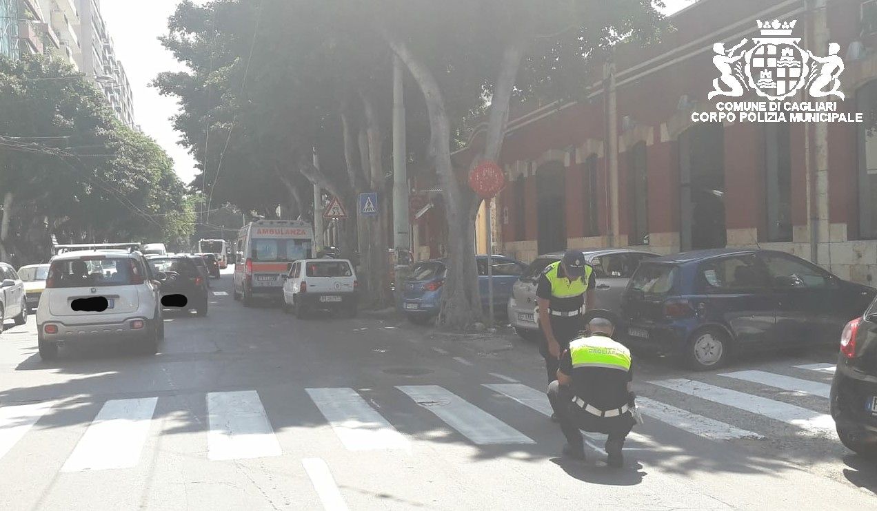 Cagliari, 70enne travolta da un’auto in viale Trieste mentre attraversa sulle strisce