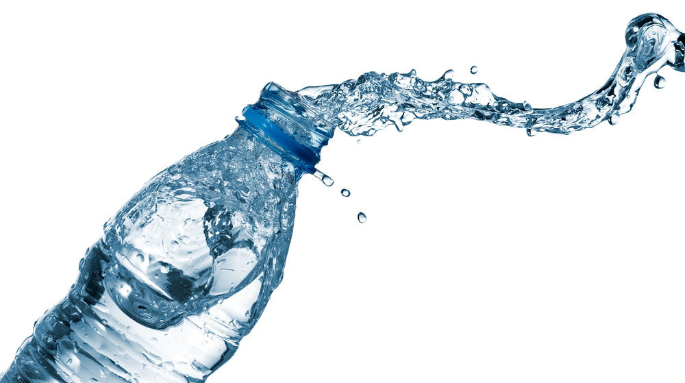 Detersivo nell’acqua minerale, Auchan ritira milioni di bottiglie in Francia