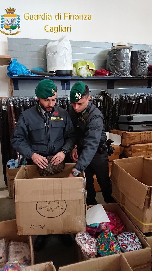 Villasor, maxi sequestro di prodotti non sicuri e contraffatti: 2mila euro di multa a commerciante cinese