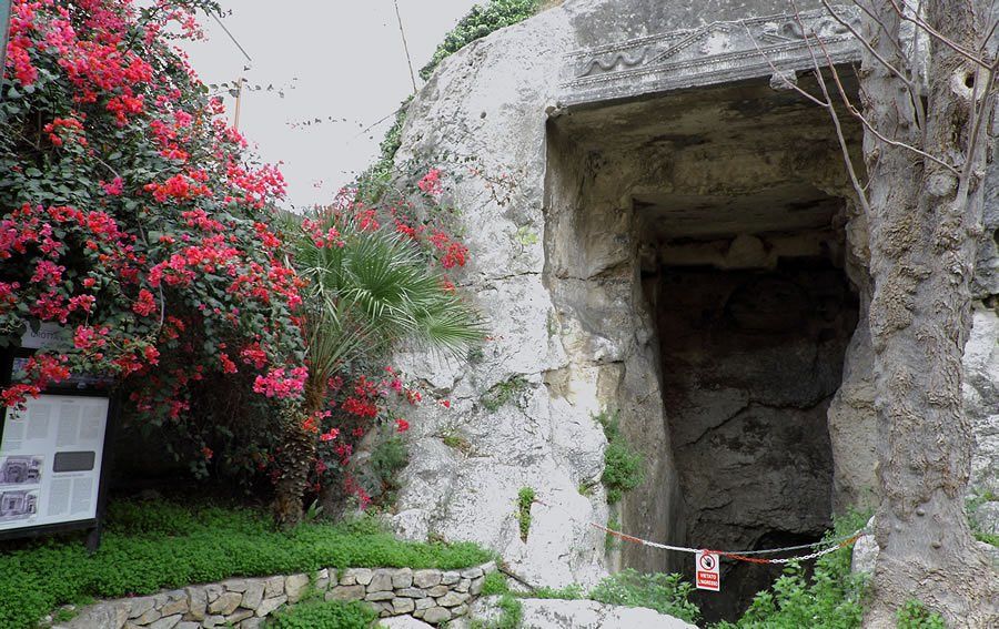 Cagliari, riapre dopo i restauri la Grotta della Vipera