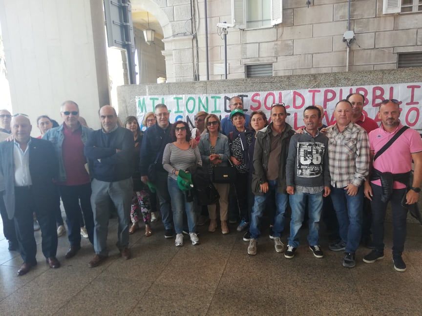 Cagliari, l’ultima battaglia dei lavoratori Aias: “Dateci tutti gli stipendi e i soldi arretrati”
