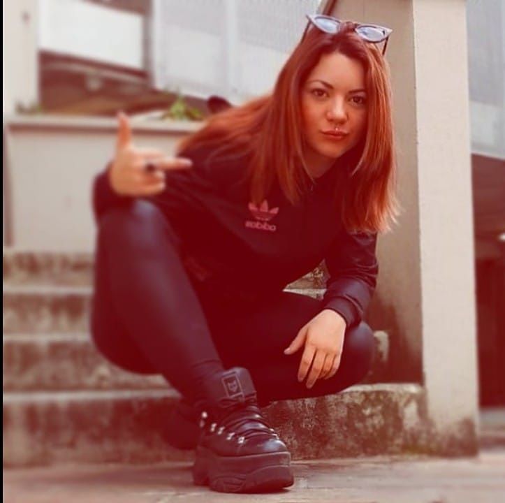 Addio a Erika, 19 anni: muore in discoteca, malore per la mamma dopo la tragica notizia