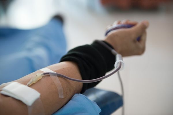 La battaglia di Giovanni, sardo malato di leucemia: “Serve un donatore di midollo”