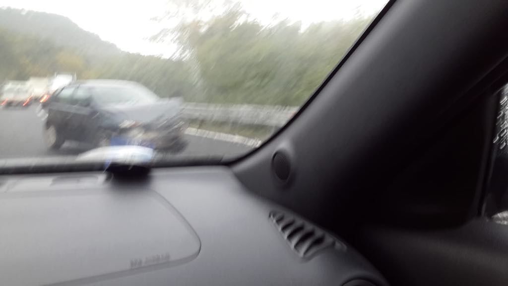 Incidente choc sulla statale 131, paura per una coppia cagliaritana: “Scontro tra due auto, la nostra sfiorata”