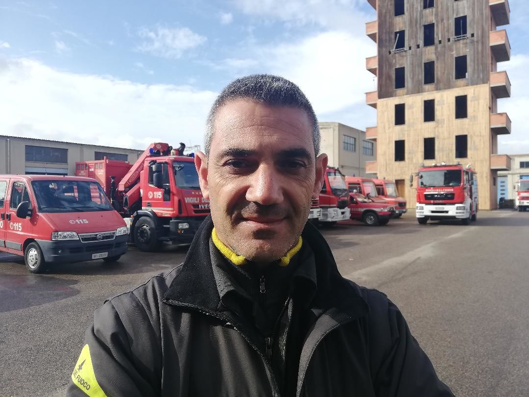 Marcello, vigile del fuoco di Cagliari: “Rischio ogni giorno la vita per 1500 euro”