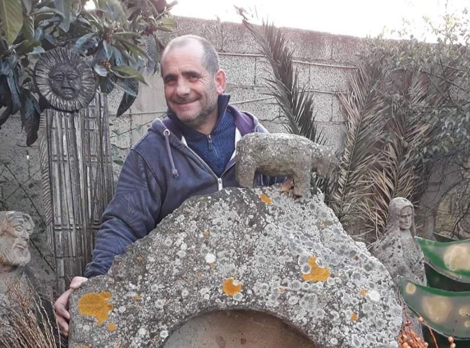 Villasor, la denuncia: “Hanno rubato il mio Gesù Bambino dal presepe, vale 4mila euro”