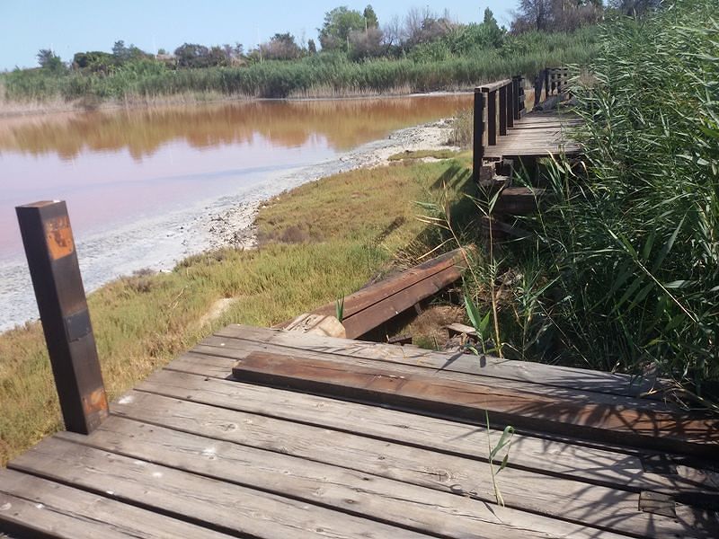Cagliari, svolta a Terramaini: via ai lavori per sostituire il ponticello distrutto dall’incendio