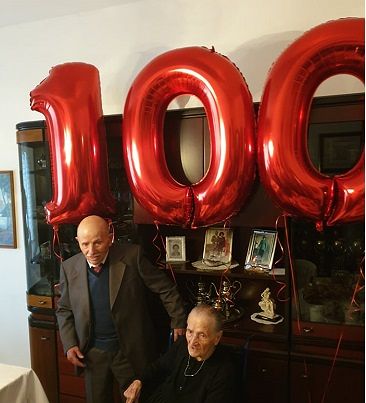 Perdas festeggia la centenaria Tzia Maria Brundu, il fratello di 102 anni: “Ti auguro di vivere più di me”