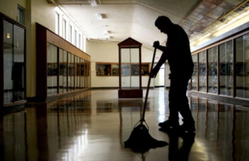 Sciopero dei lavoratori dei servizi di pulizie: si scende in piazza domani a Cagliari