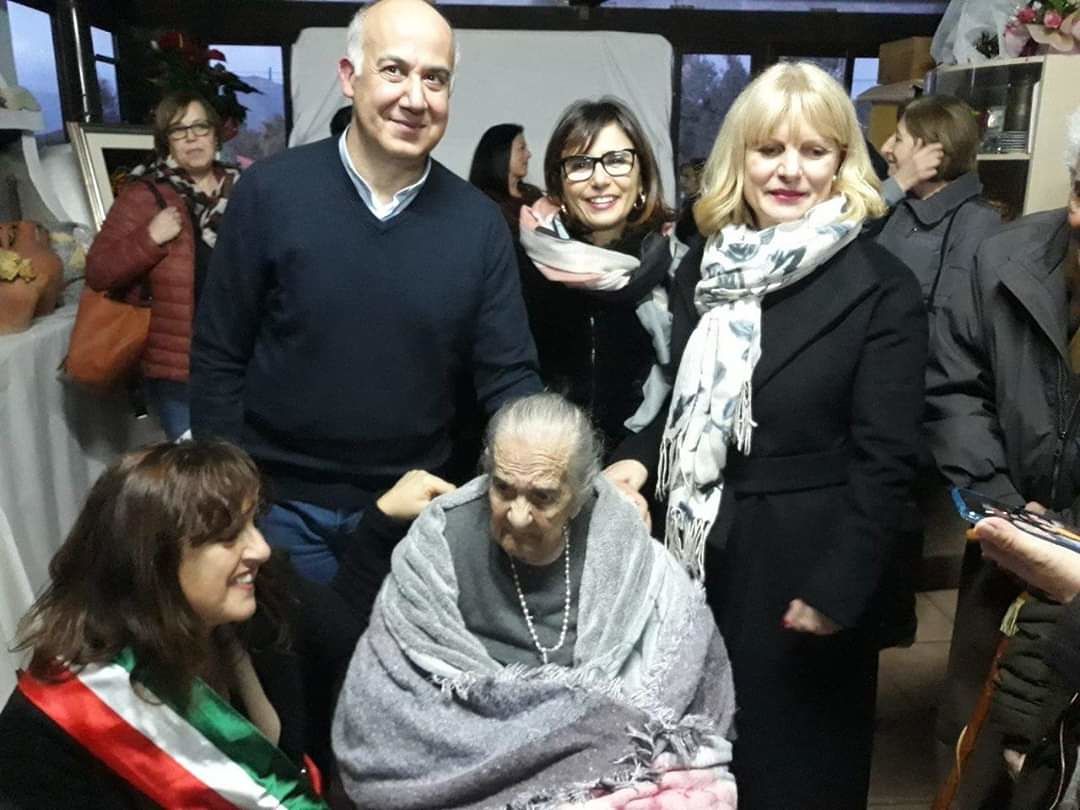 Lavoratrice in miniera e mamma di 8 figli, Ines Mocci di Bacu Abis compie 100 anni: “Donna determinata”