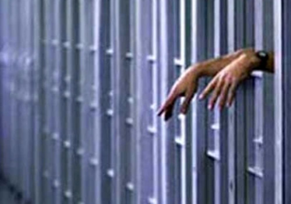 Uta, va in carcere a trovare il fratello e gli porta hashish: denunciata un’insospettabile