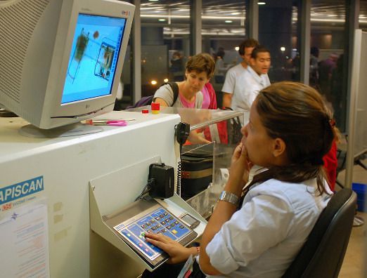 Coronavirus, termoscanner a Fiumicino per 200 persone arrivate da Wuhan