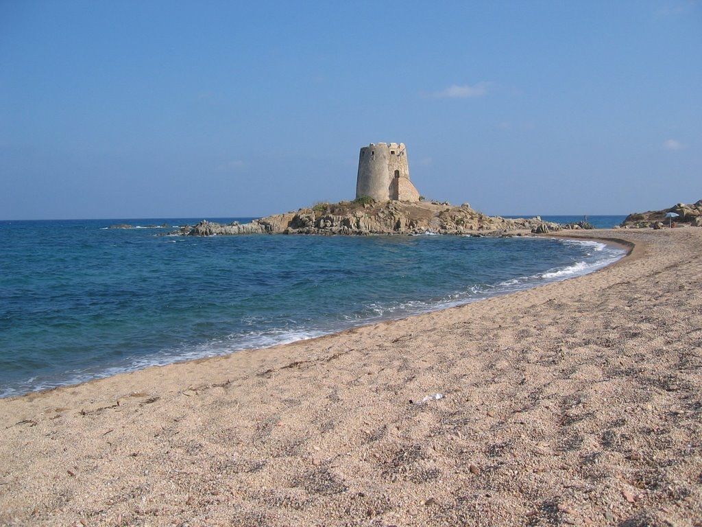 Malore in spiaggia mentre fa jogging: muore 57enne a Bari Sardo