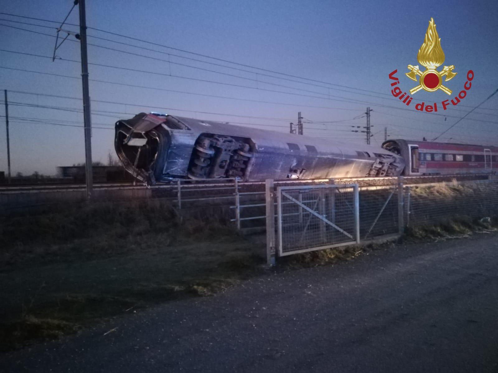 Deraglia un Frecciarossa nel Lodigiano: morti i macchinisti