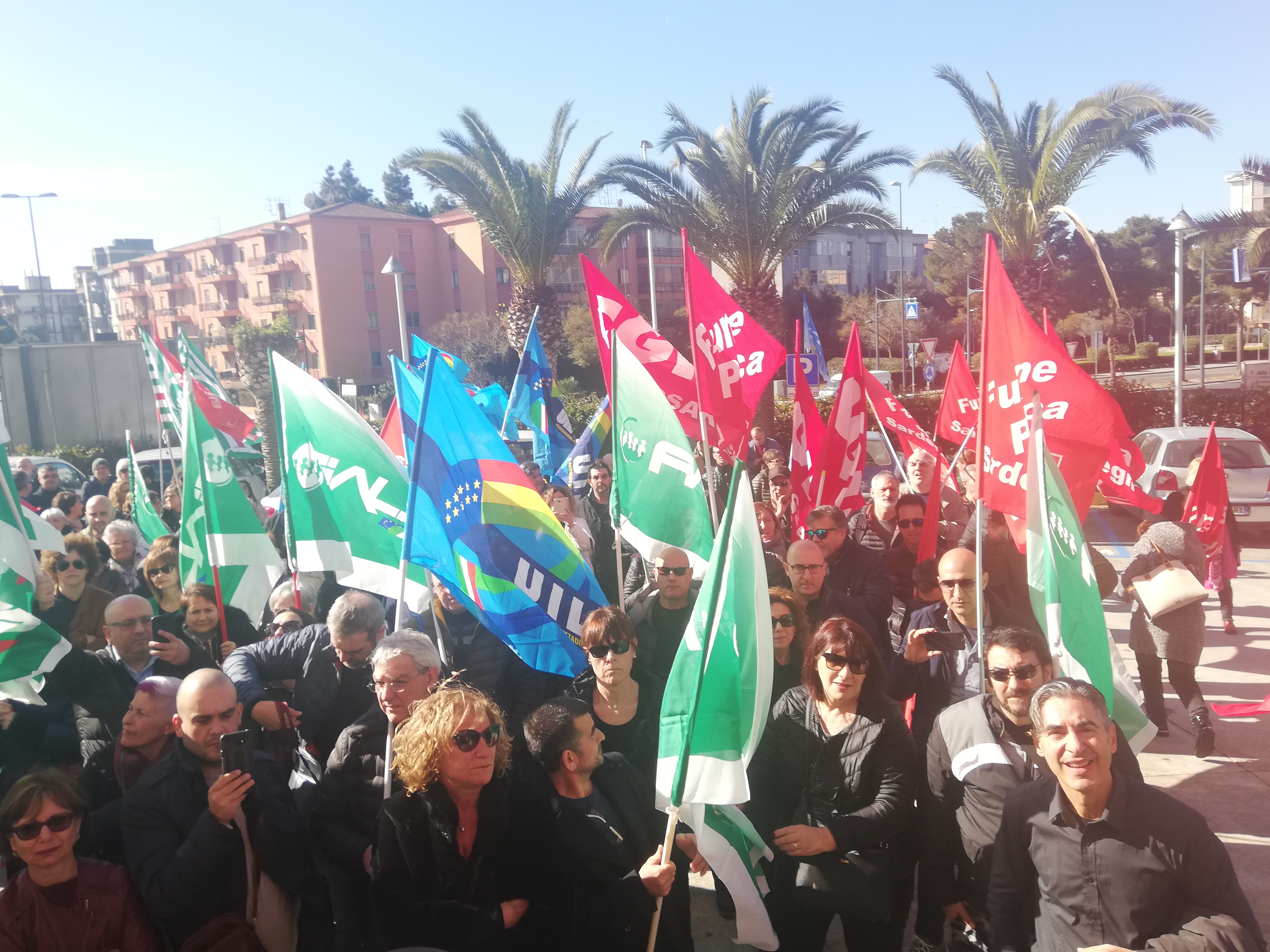 Cagliari, la rabbia di infermieri e Oss sardi: “Lavoriamo tra insicurezza e turni disumani”