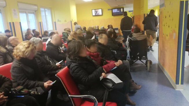 Odissea al Businco di Cagliari: “Scusate il macchinario è rotto”, 20 malati rimandati a casa dopo 4 ore di attesa