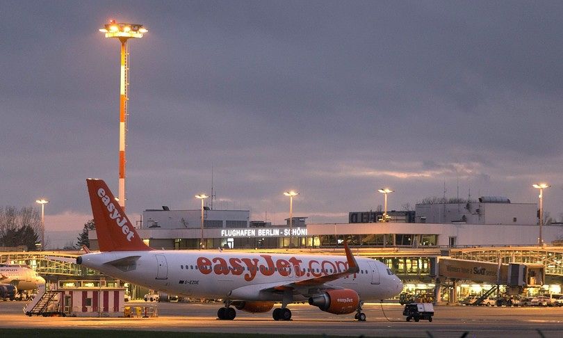 “Non ci sono più passeggeri”: EasyJet mette tutta la flotta a terra