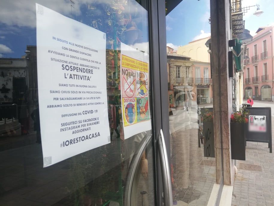 Cagliari chiusa per Coronavirus, 77 negozi sbarrati tra via Manno e via Garibaldi