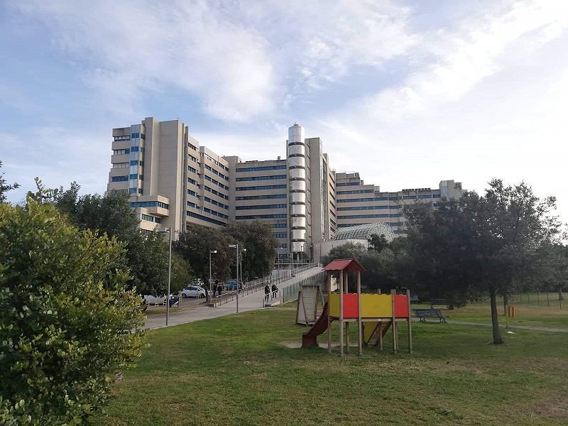 Cagliari, è grave la 69enne precipitata da un balcone a Stampace