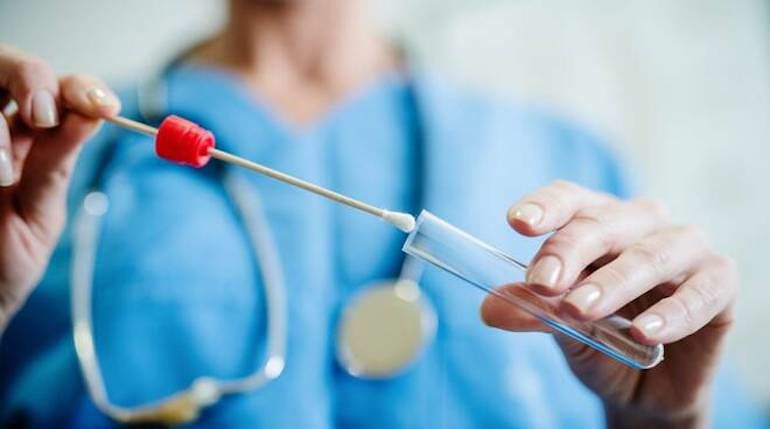 Contagi da Coronavirus anche dentro gli ospedali sardi: “Fate i tamponi a tutti i dipendenti”