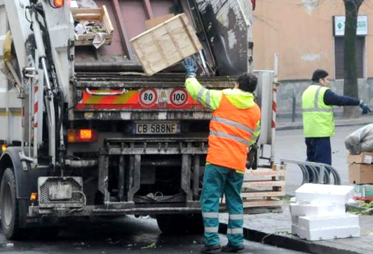 Coronavirus, l’ordine del sindaco di Cagliari: niente docce per i lavoratori dell’Igiene urbana