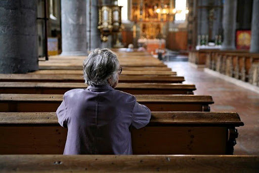 Coronavirus, la Cei: “Messe e funerali sospesi in tutta Italia”