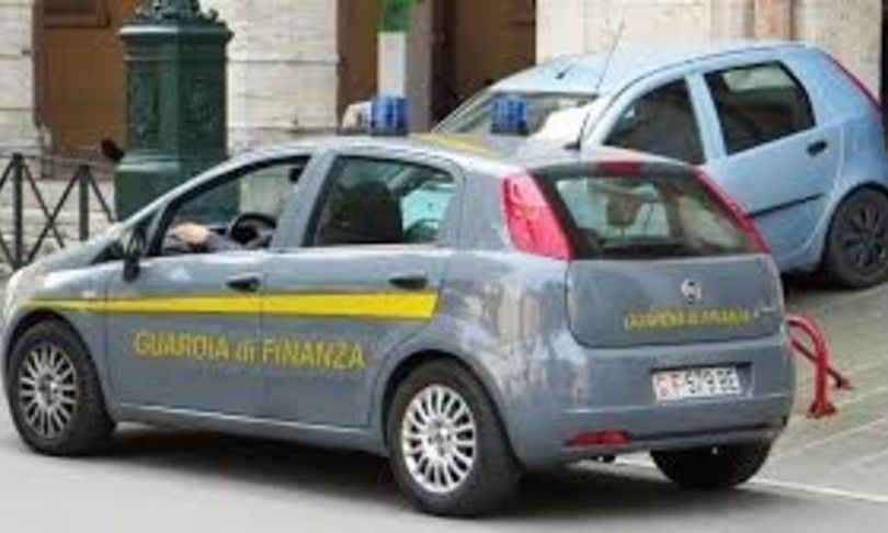 Truffatori e aguzzini, blitz nella casa di riposo degli orrori: sei arresti