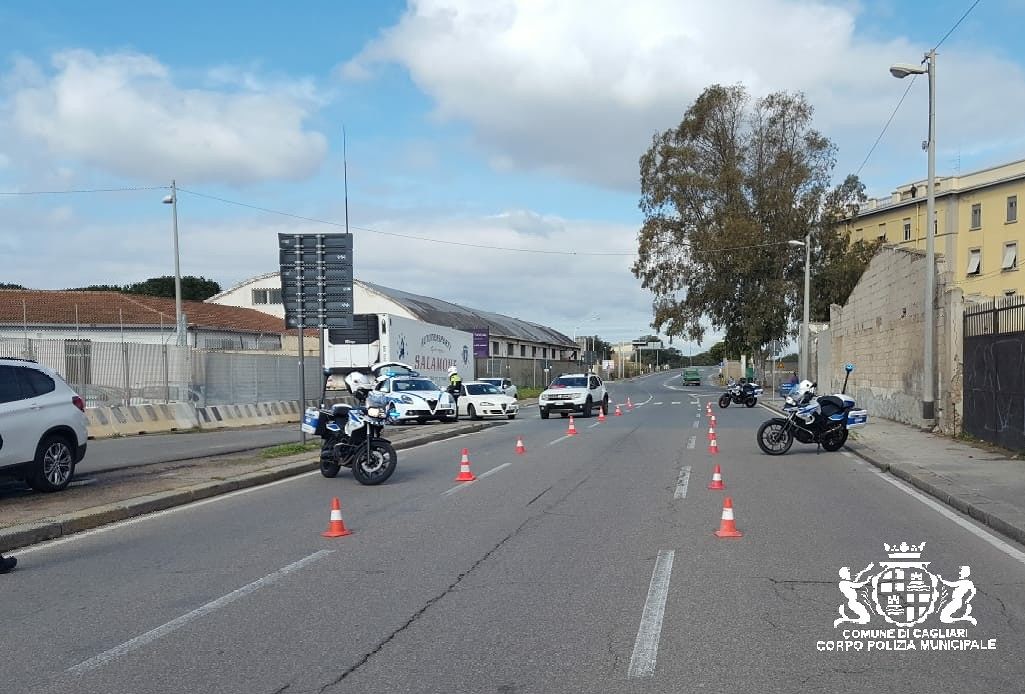 Cagliari, multa salata alla commessa del market: vendeva senza guanti e mascherina