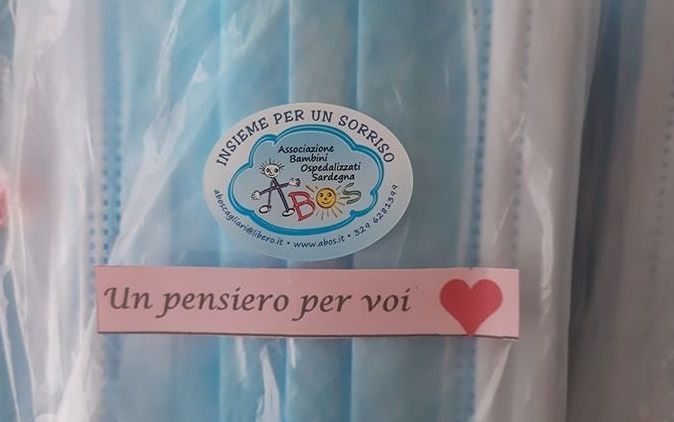 Cagliari, volontari dal cuore d’oro: 2mila mascherine ai bimbi del Microcitemico