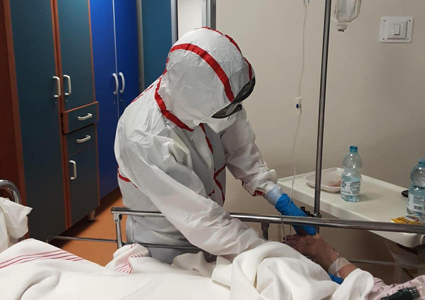 Coronavirus, medici e infermieri dell’Esercito nelle case di cura sassaresi e al Mater Olbia